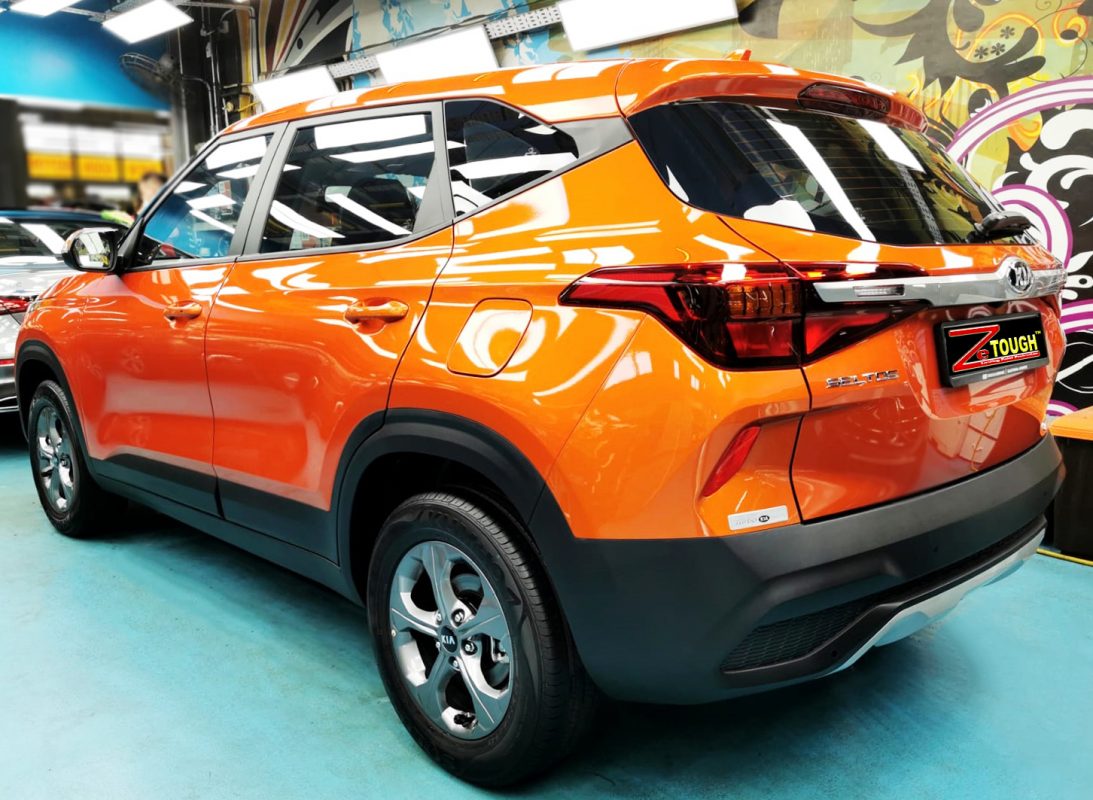 Close detail of the coated paintwork on the Kia Seltos.