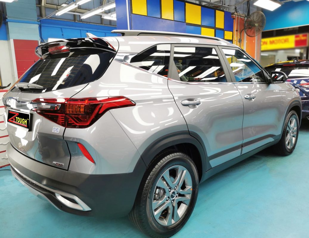 Close detail of the coated paintwork on the Kia Seltos.