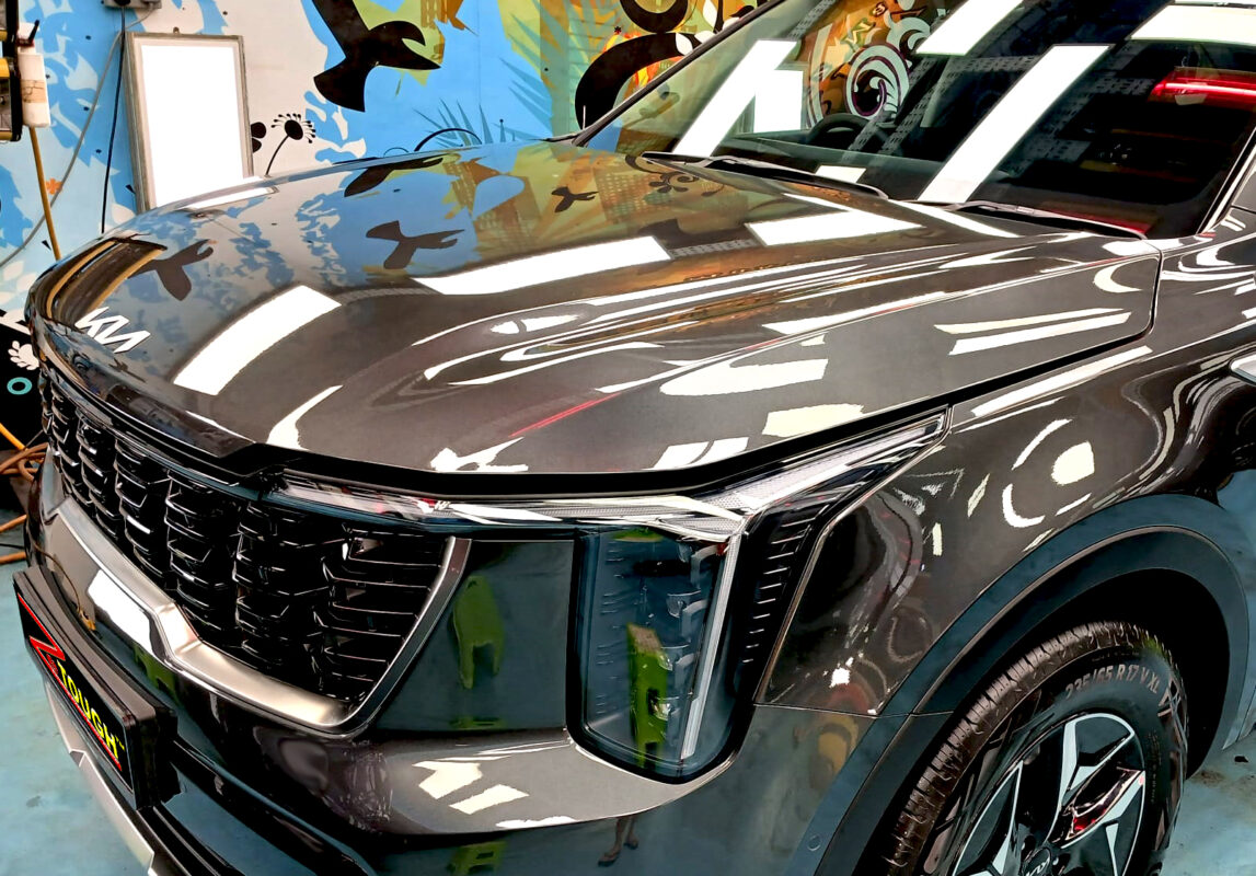Side angle of the Kia Sorento after the titanium coating.