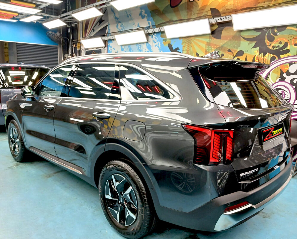 Front three-quarter view of the Kia Sorento after coating.