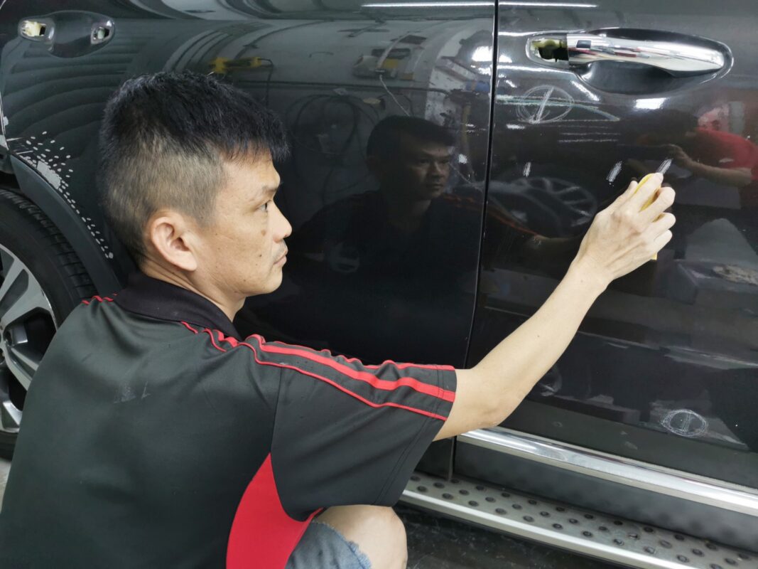 The wing mirror removed from the Kia Sorento during strip-down.