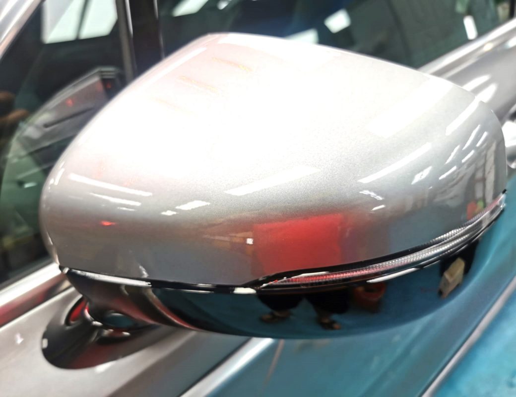 Side panel of the Sorento with the ceramic finish locked in.
