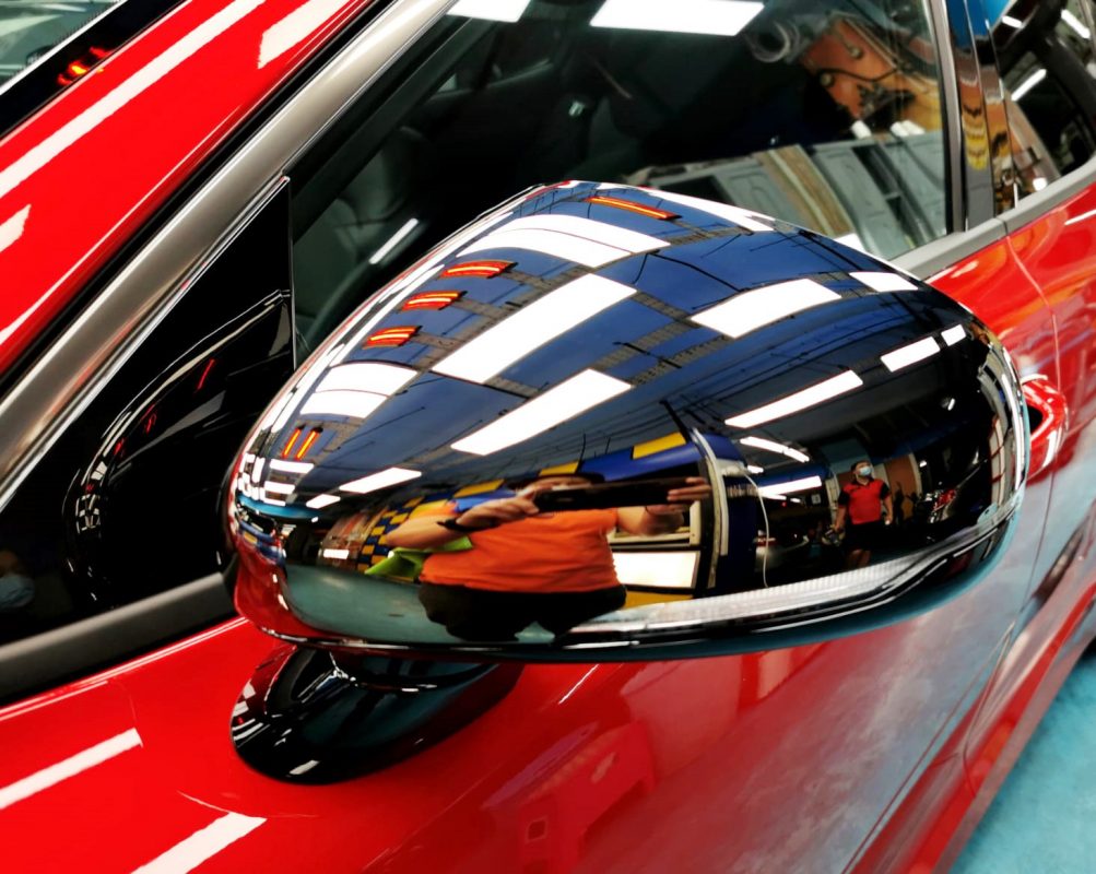 Side panel of the Kia Stinger with the ceramic finish locked in.