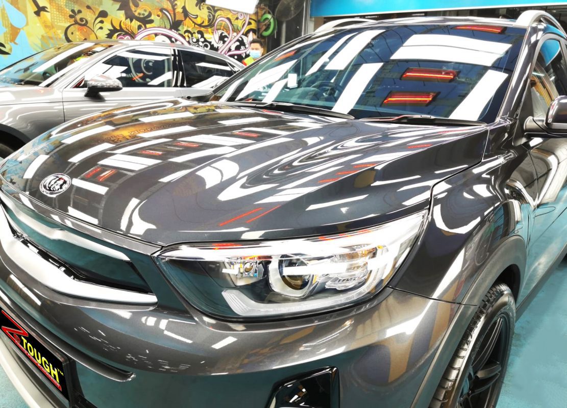Front three-quarter view of the Kia Stonic after coating.