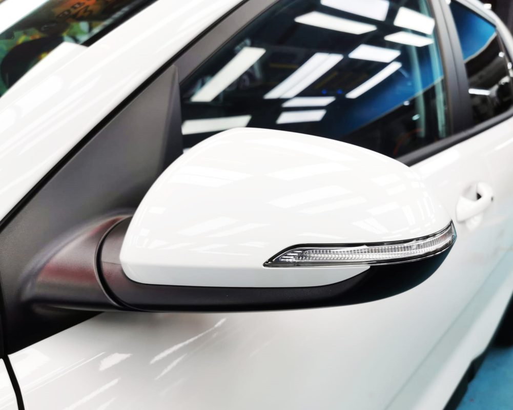 Side panel of the Stonic with the ceramic finish locked in.