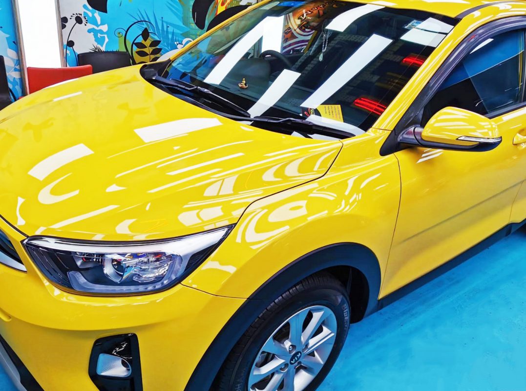 The Kia Stonic from a side angle after the titanium coating.