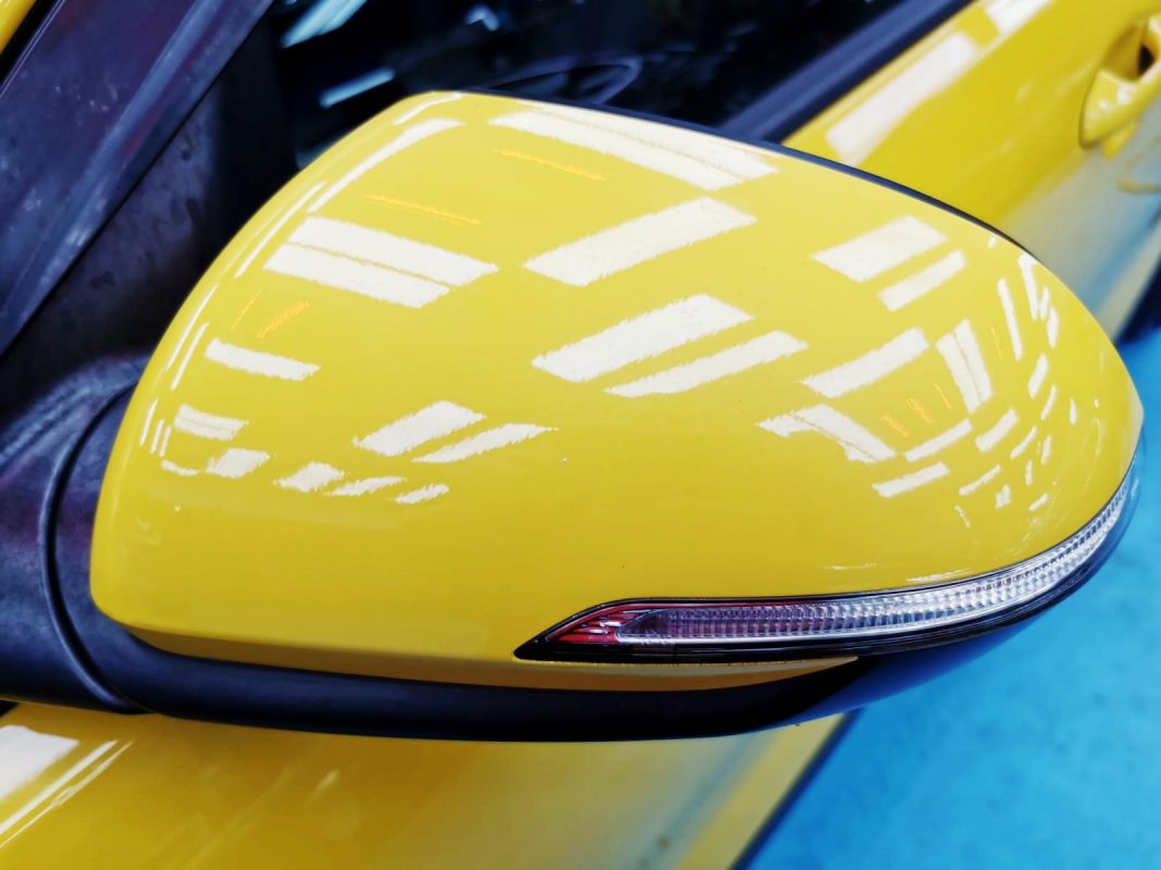 Side panel of the Kia Stonic with the titanium finish locked in.