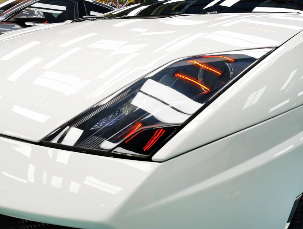 The Gallardo's coated paintwork showing clean reflections.
