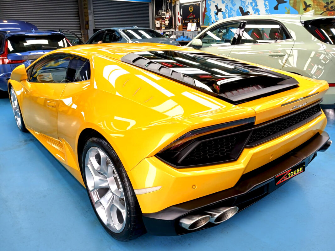 The coated paintwork of the Lamborghini Huracan, clean and sharp.