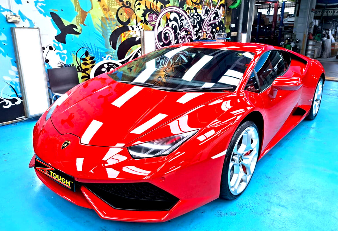 Lamborghini Huracan, glossy after its ZeTough Titanium coating.