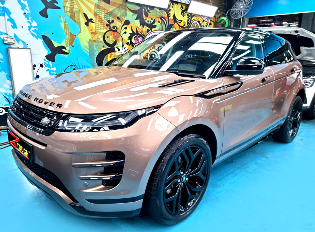 Land Rover Range Rover Evoque, glossy after its ZeTough Ceramic coating.