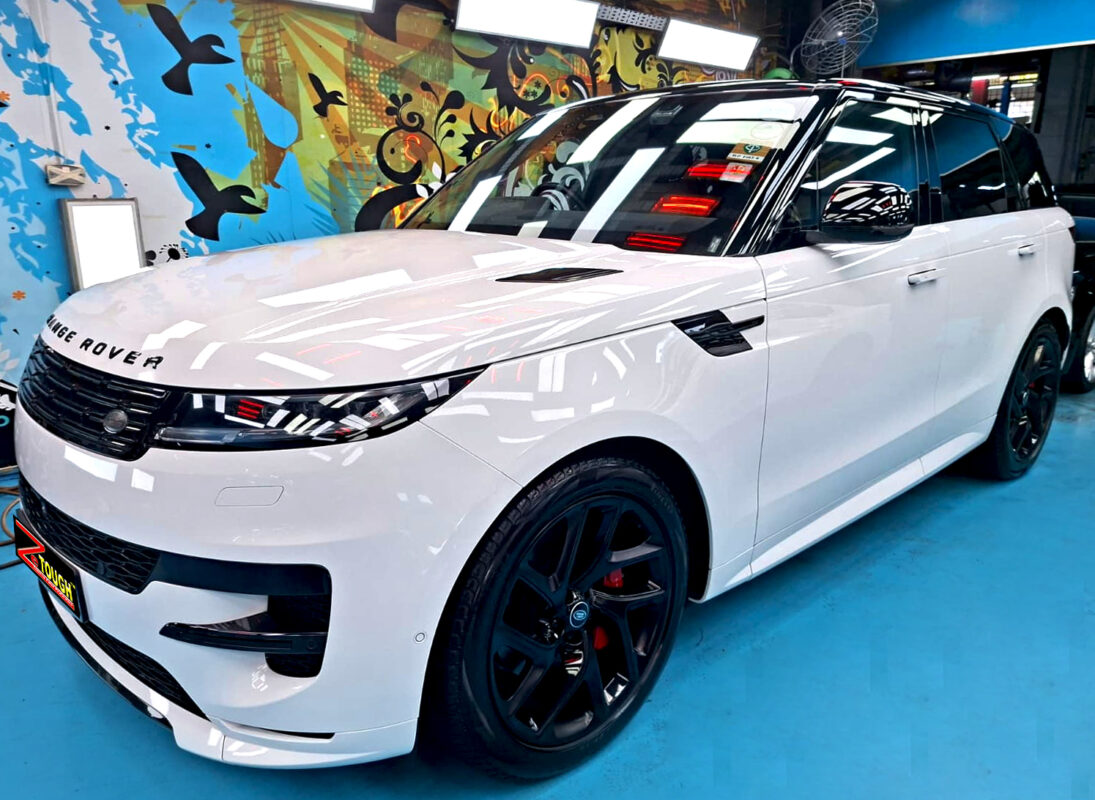 Range Rover, glossy after its ZeTough Ceramic coating.