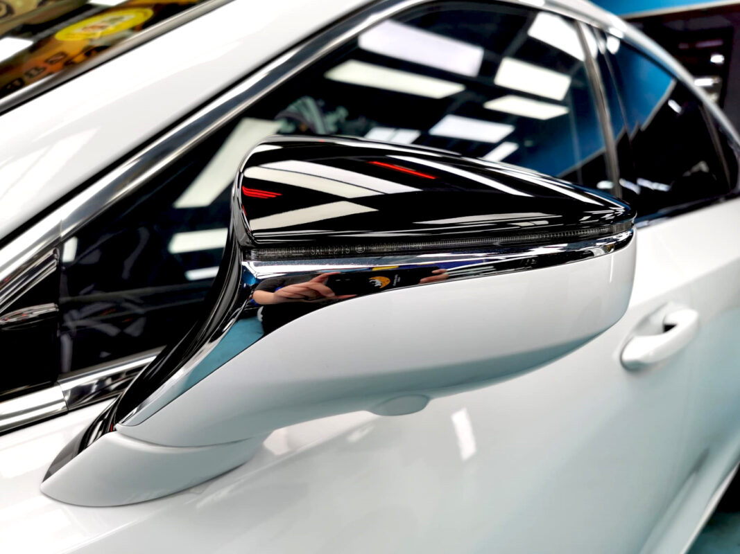 Side panel of the ES F-Sport with the ceramic finish locked in.