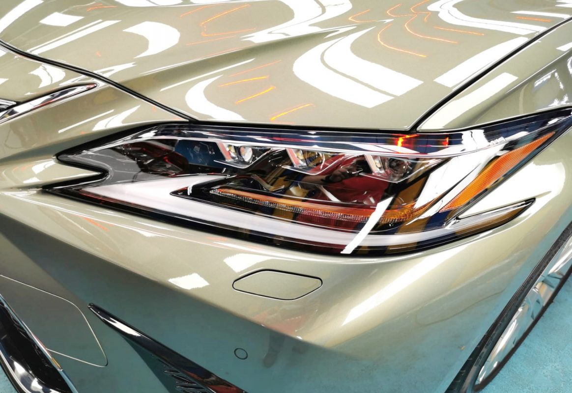 The ES250's coated paintwork showing clean reflections.