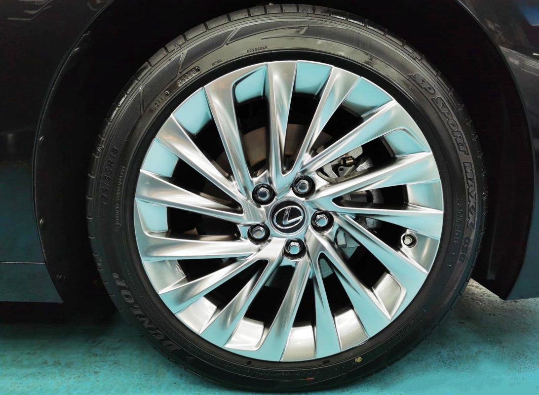 The Lexus ES300, finished and ready for collection.