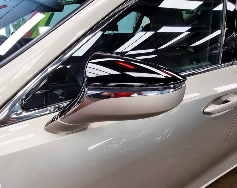 Side panel of the Lexus ES300h with the ceramic finish locked in.