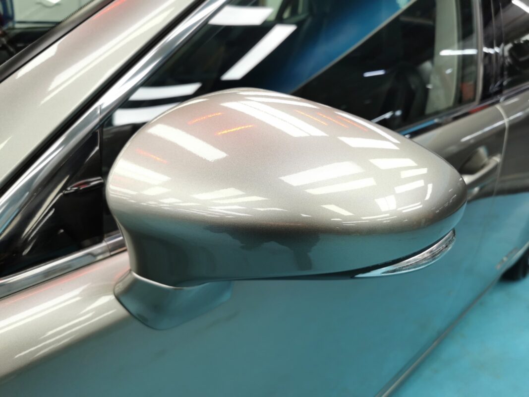 Lexus ES300H, fully resprayed at Revol Carz.