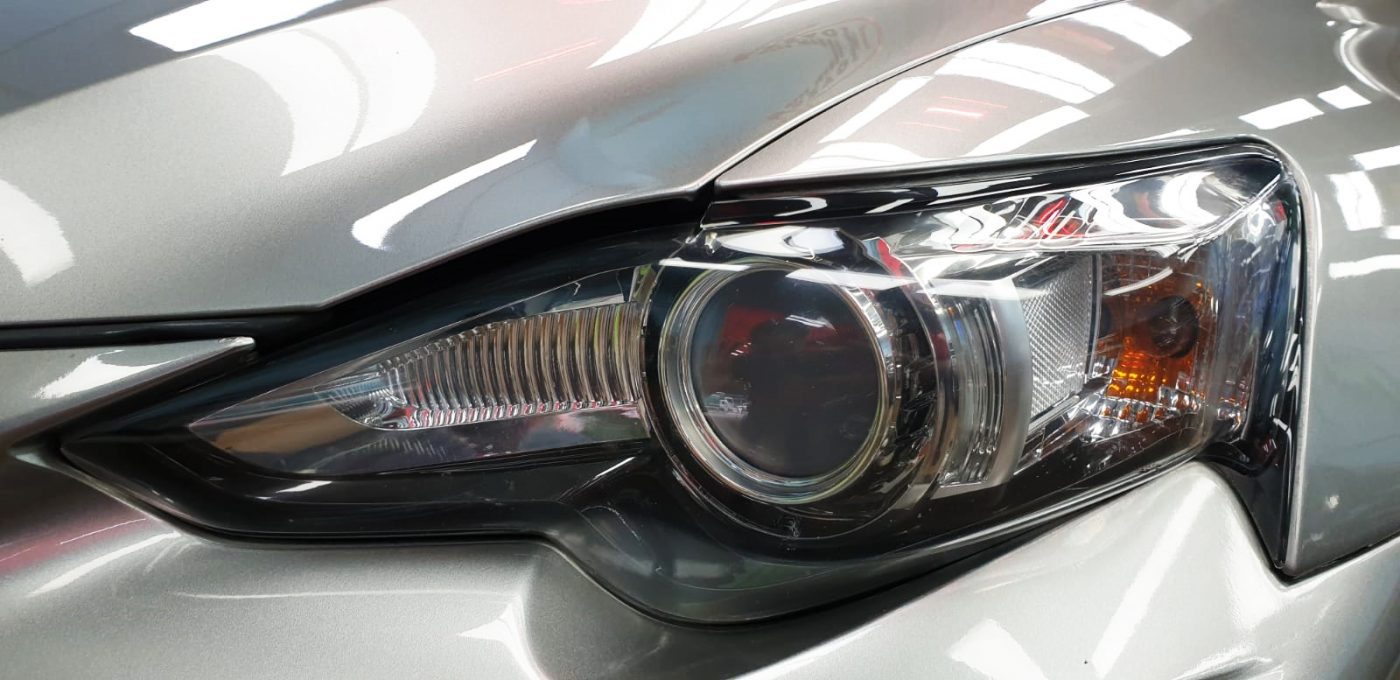 The IS200t's coated paintwork showing clean reflections.