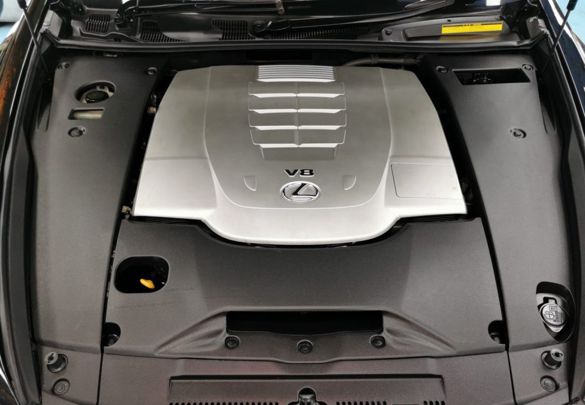 Lexus LS 460, fully resprayed at Revol Carz.