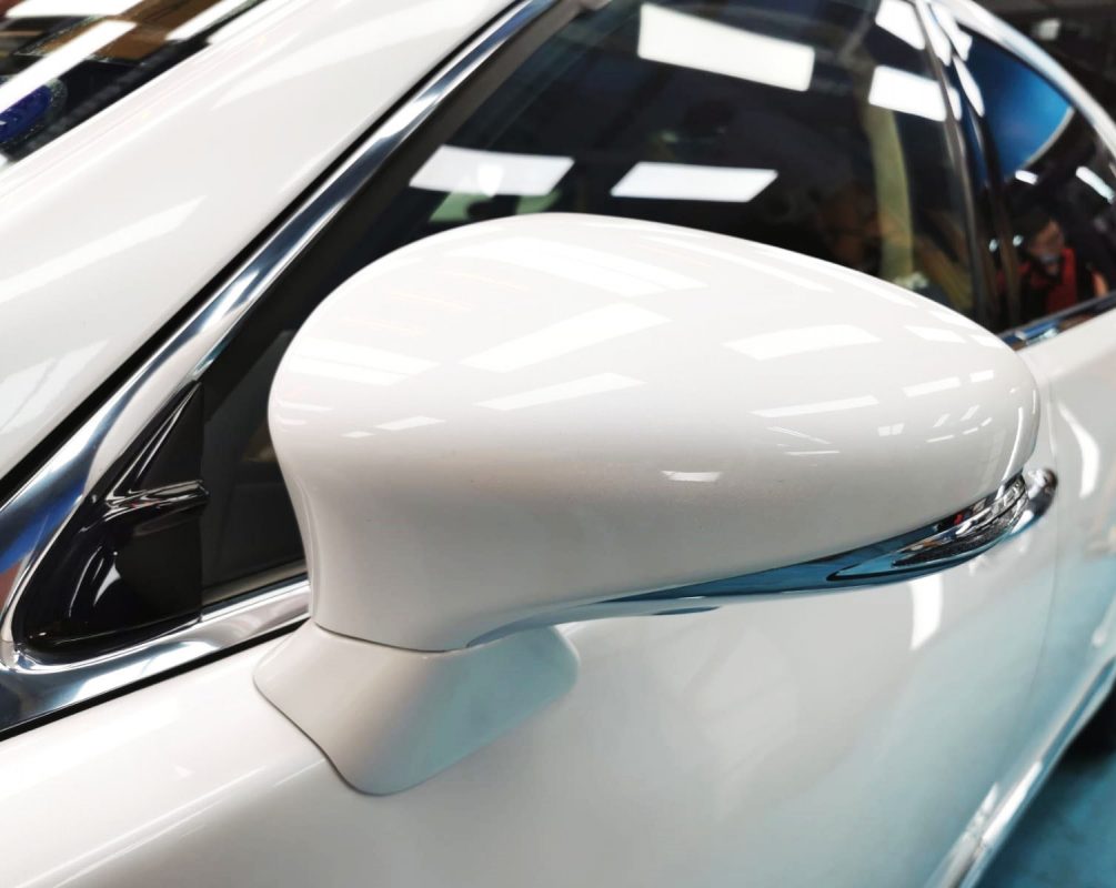 Side panel of the Lexus LS460 with the ceramic finish locked in.