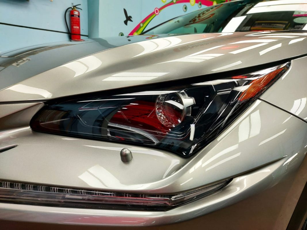 The NX200's coated paintwork showing clean reflections.