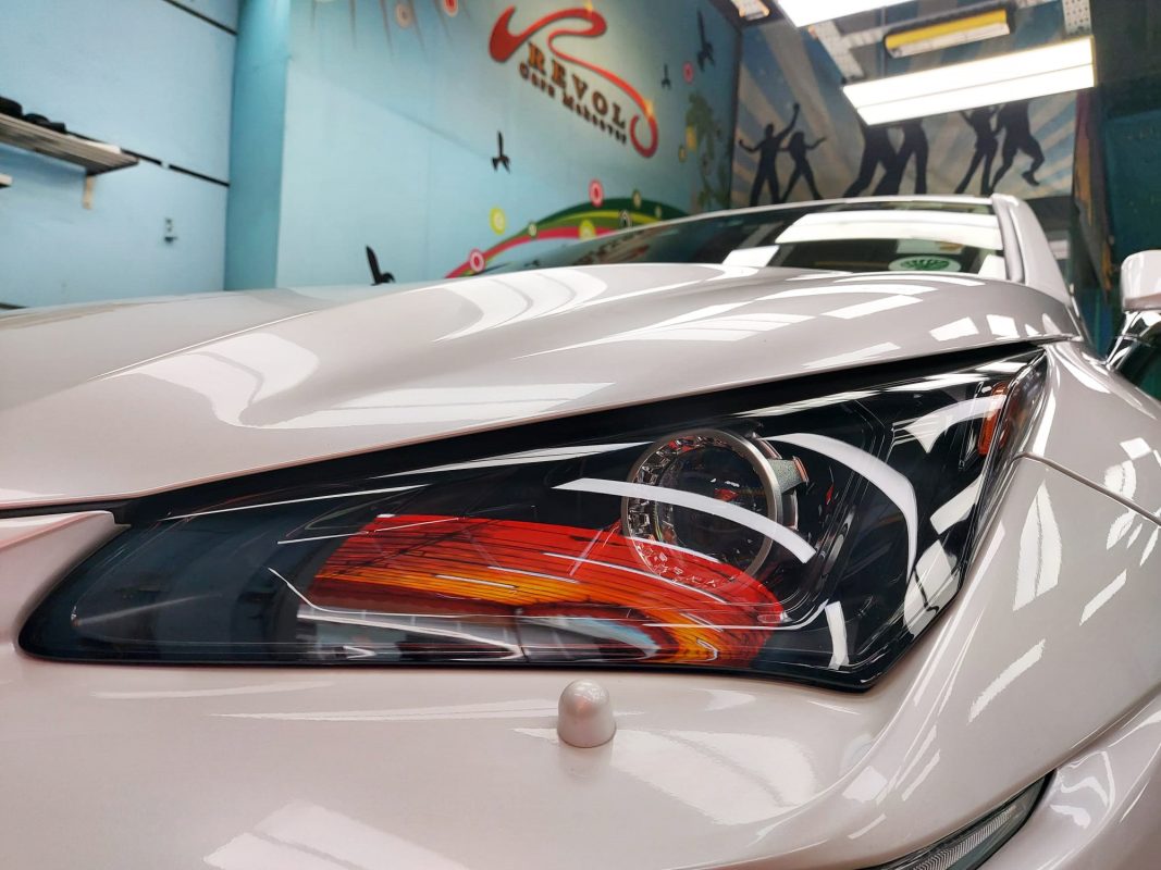 The NX200t's coated paintwork showing clean reflections.
