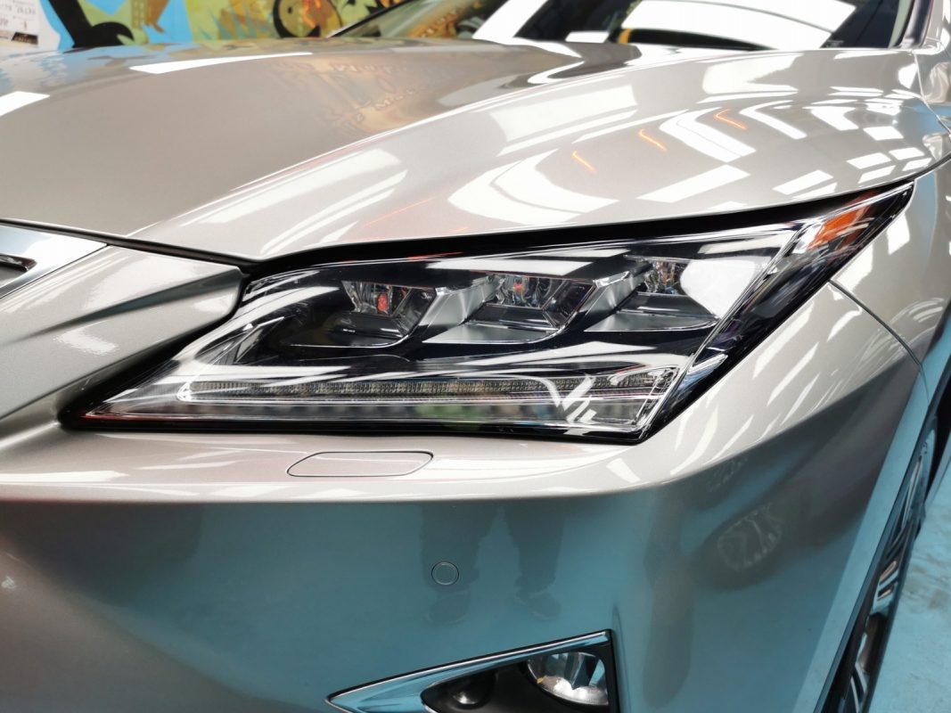 The RX200's coated paintwork showing clean reflections.