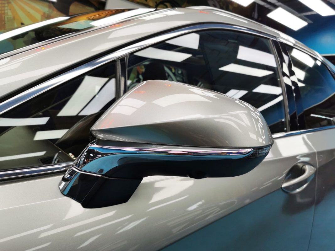 Side panel of the Lexus RX200 with the ceramic finish locked in.