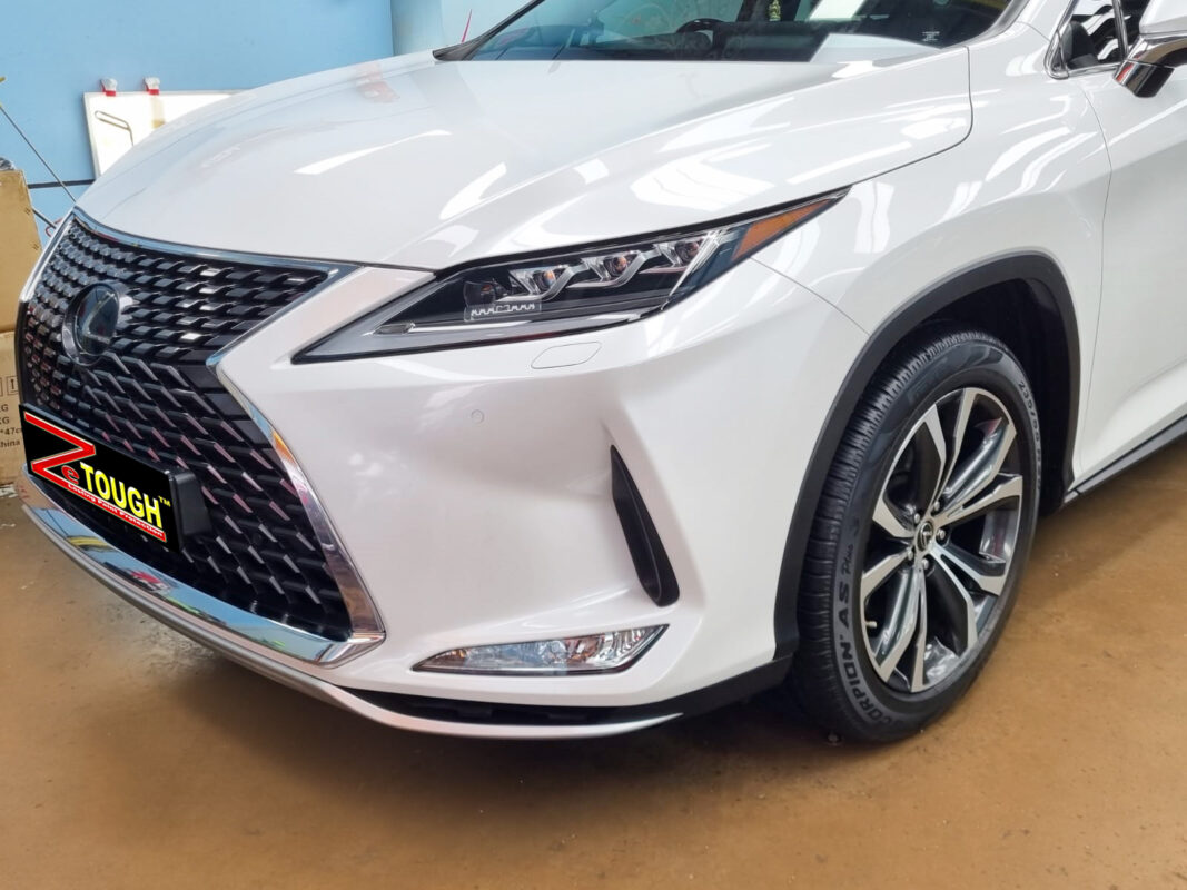 The Lexus RX300 from a side angle after the ceramic coating.