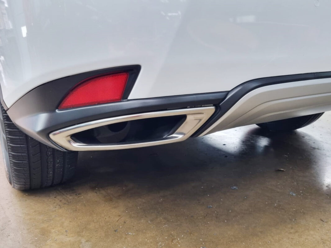 Front three-quarter view of the Lexus RX300 after coating.