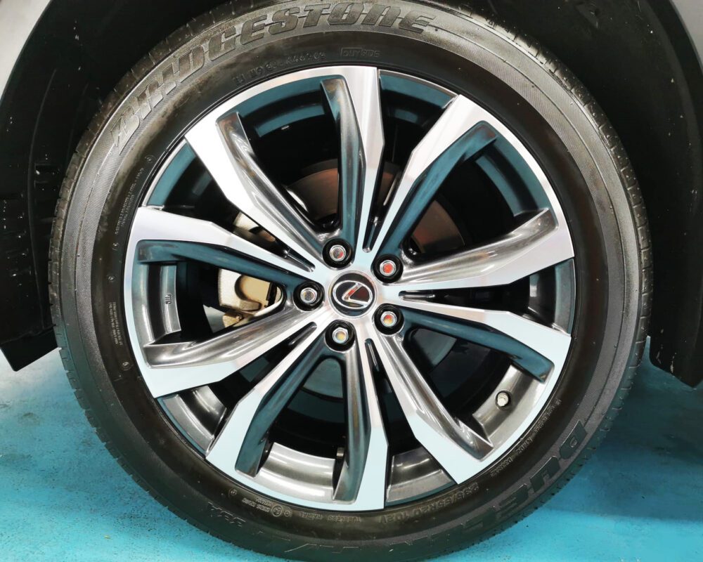 The Lexus RX300, finished and ready for collection.