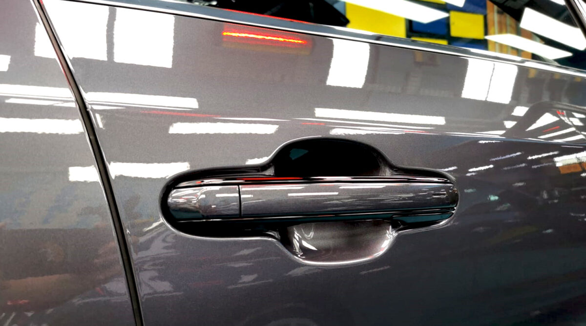 Side panel of the Lexus RX350h with the ceramic finish locked in.
