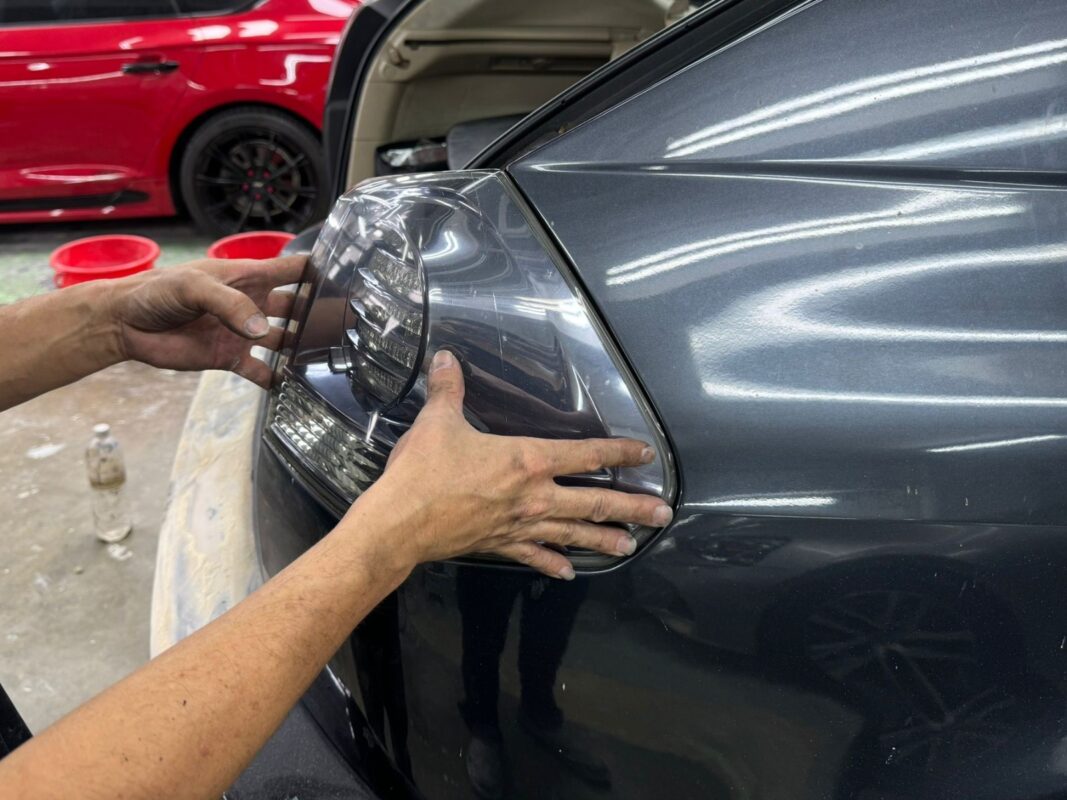 Trim being removed from the Lexus RX400h during the strip-down phase.