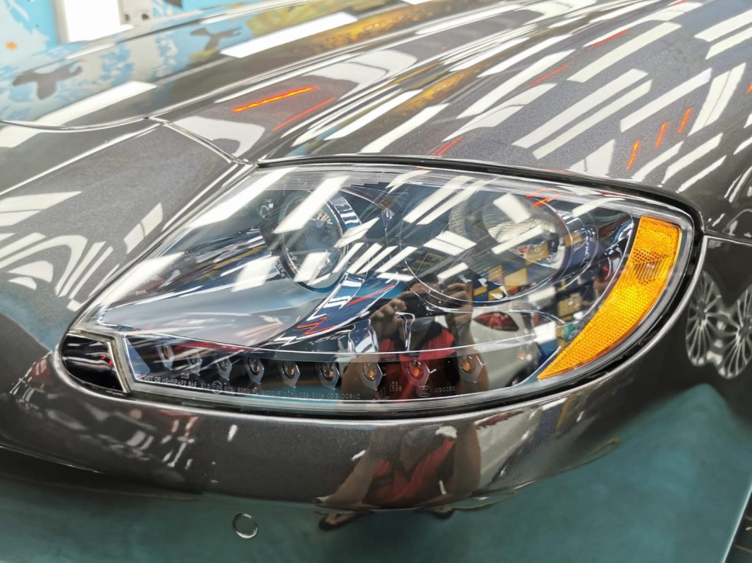 The Quattroporte's coated paintwork showing clean reflections.