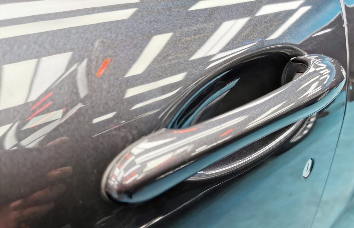 Front three-quarter view of the Maserati Quattroporte after coating.