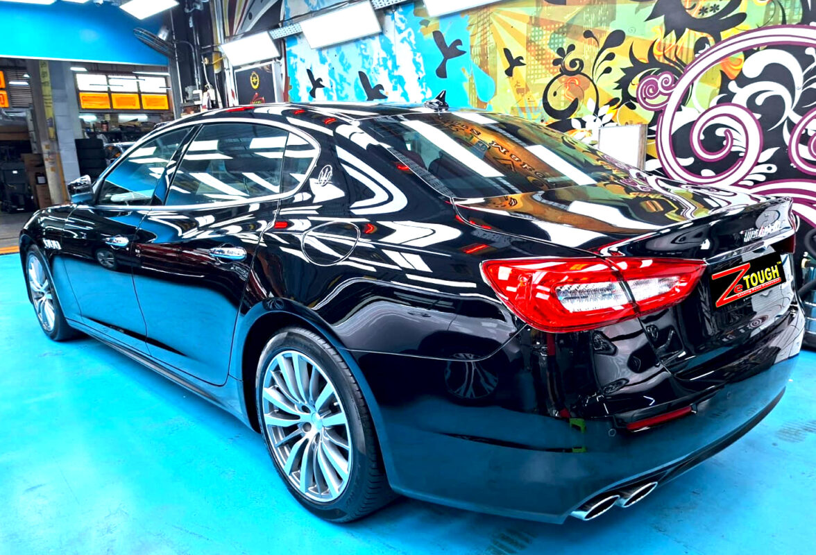 The coated paintwork of the Maserati Quattroporte, clean and sharp.