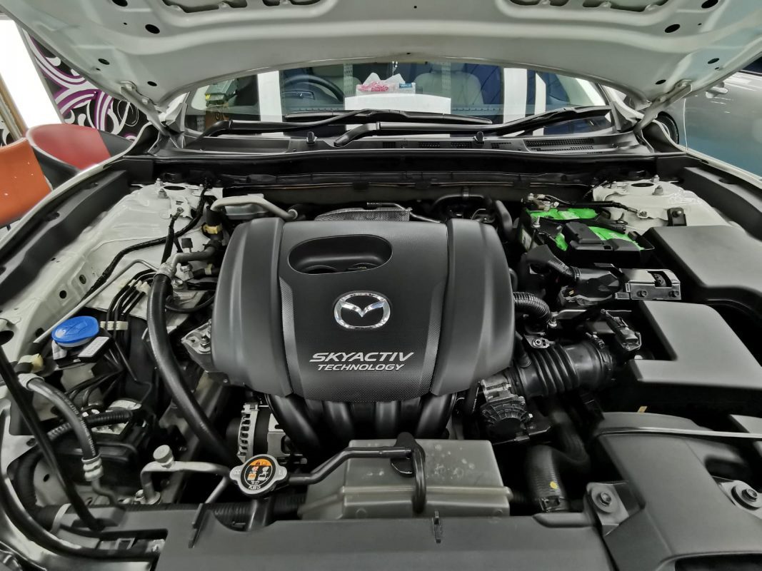 Detail of the Mazda 3's bodywork sealed with ZeTough Ceramic.