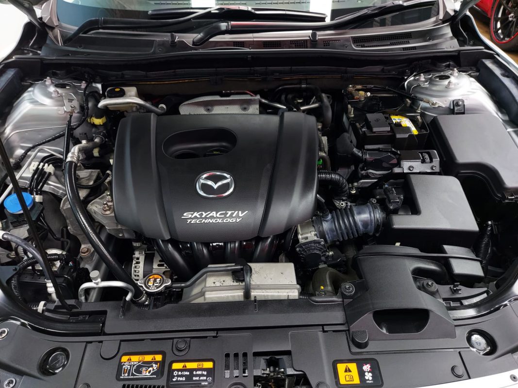 Detail of the Mazda 3's bodywork sealed with ZeTough Ceramic.