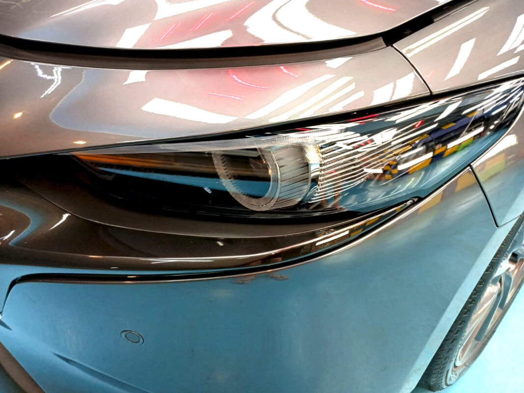 Glossy bodywork of the Mazda 3 after coating.