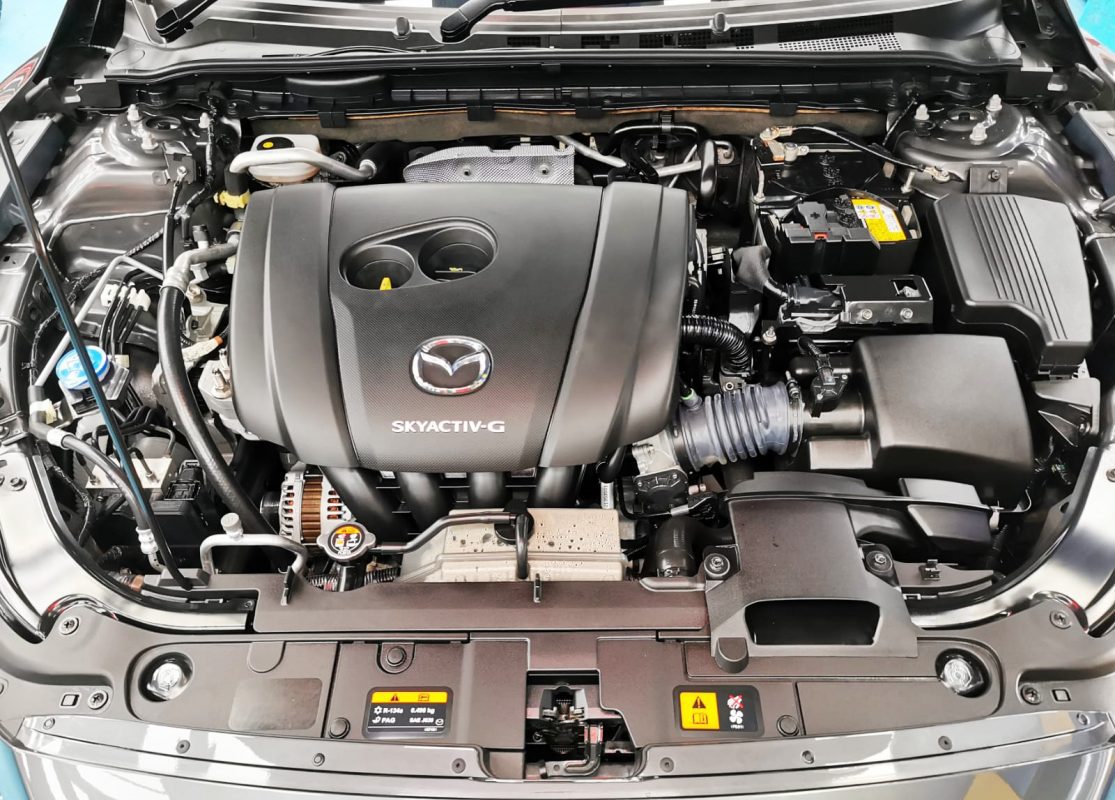 Detail of the Mazda 6's bodywork sealed with ZeTough Ceramic.