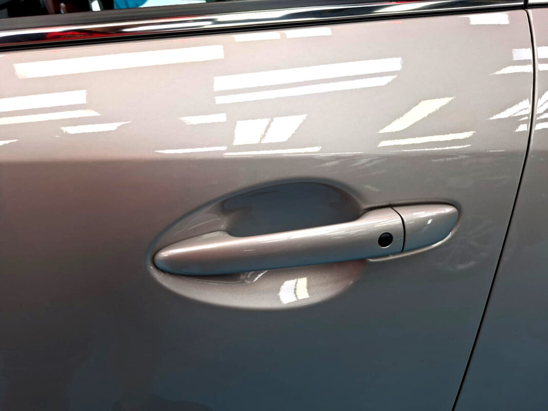 The coated paintwork of the Mazda 6, clean and sharp.