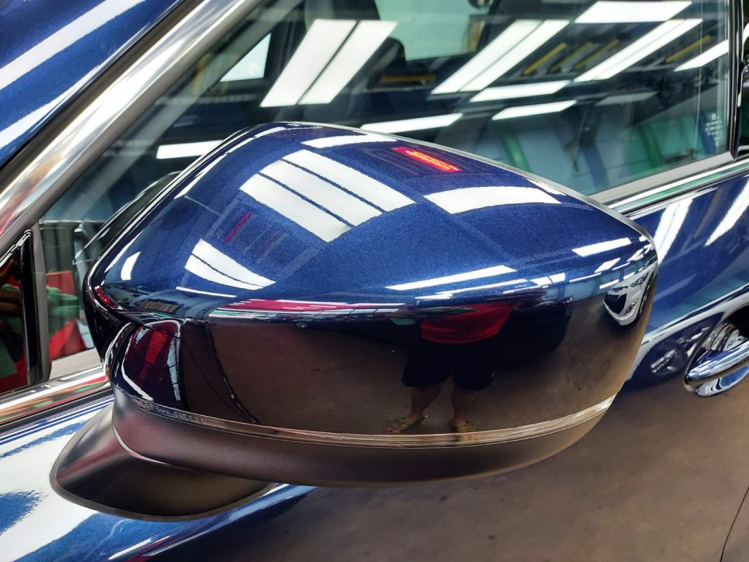 Side panel of the Mazda CX-8 with the ceramic finish locked in.