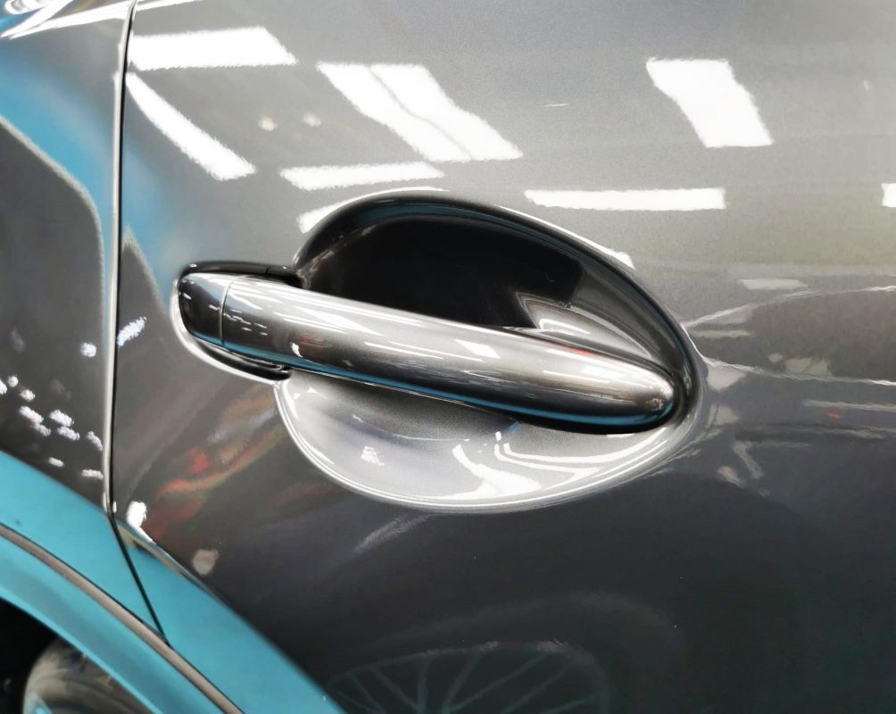Side panel of the Mazda CX-9 with the ceramic finish locked in.