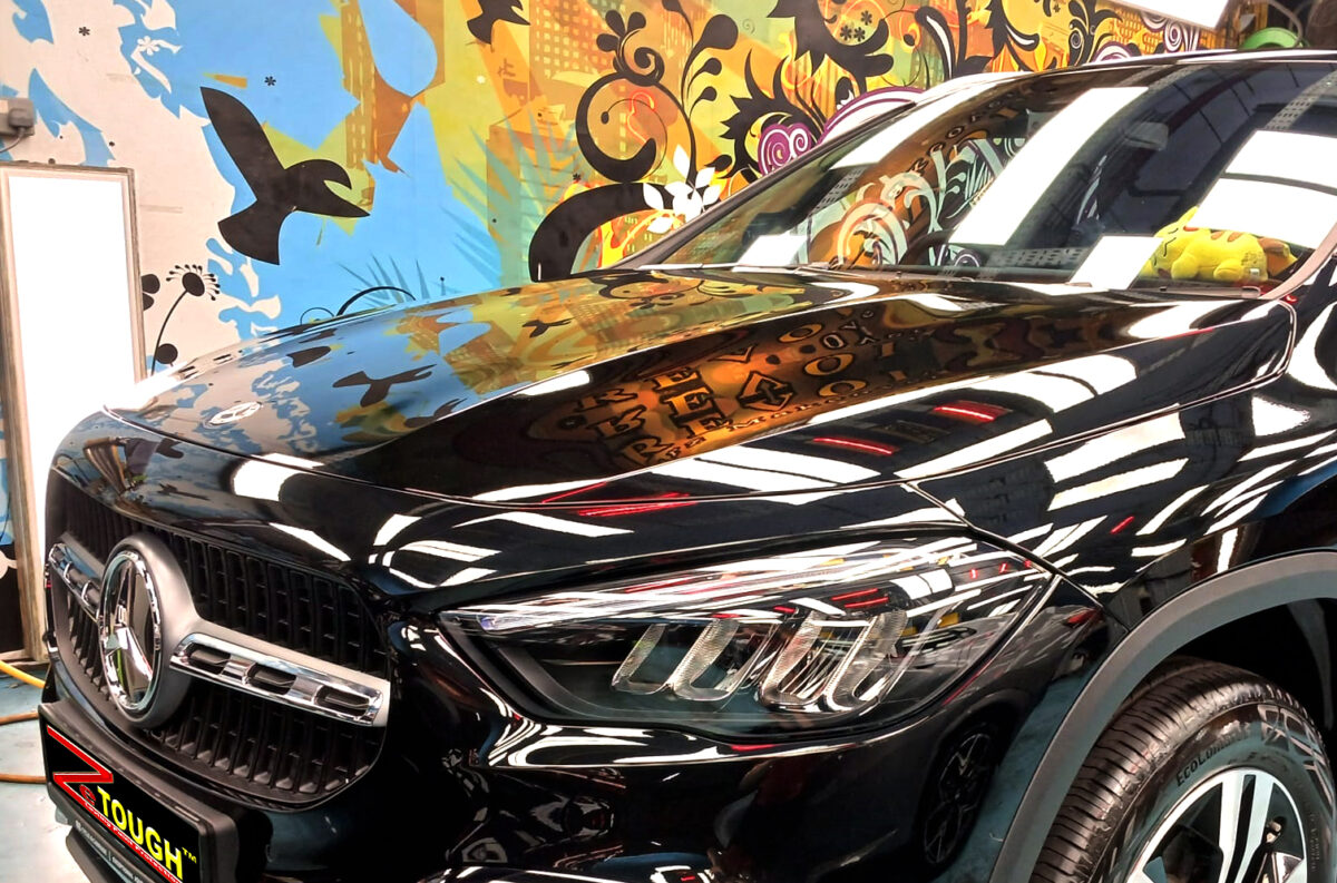 The Mercedes-Benz GLA 180 from a side angle after the titanium coating.
