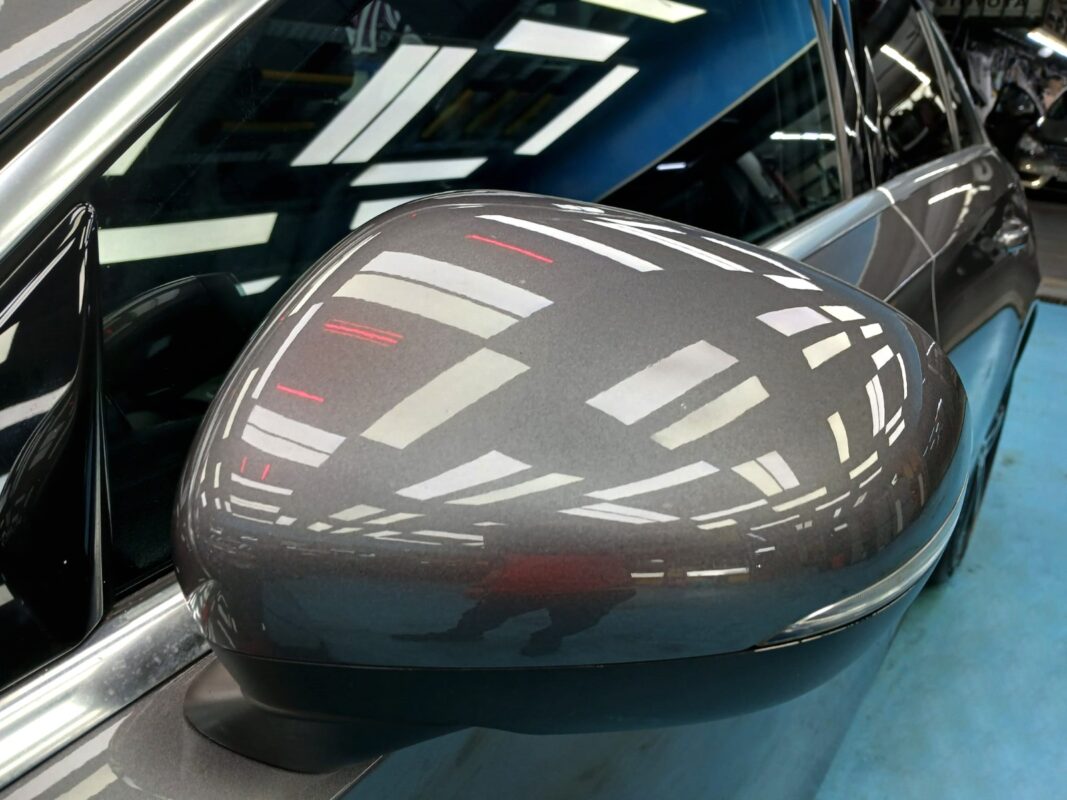 Side panel of the Mercedes-Benz A180 with the titanium finish locked in.