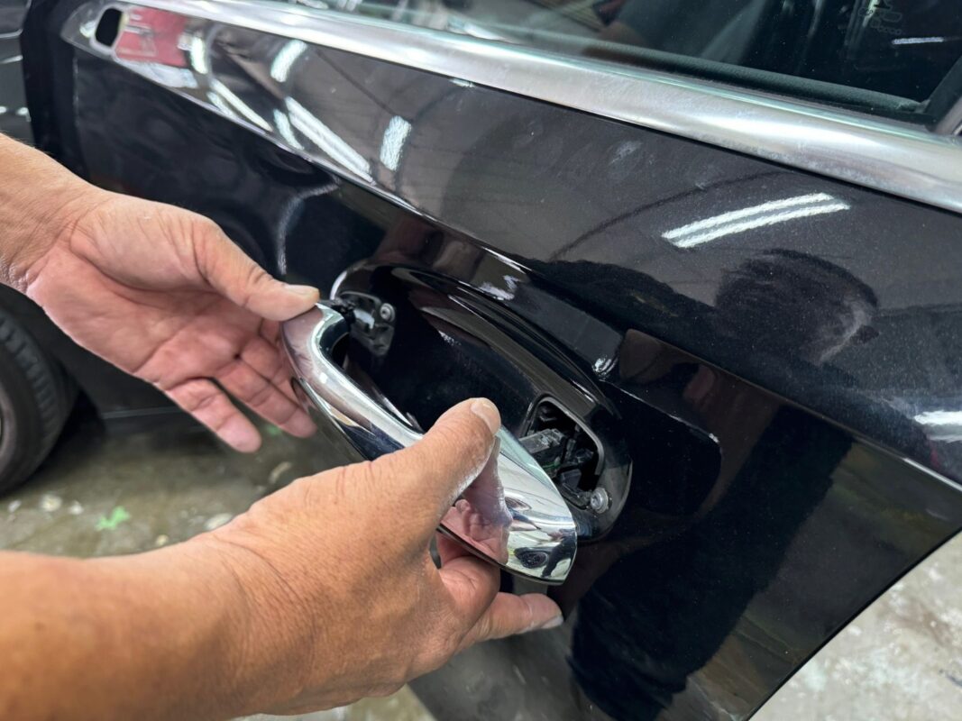 Strip-down underway: panels being removed from the Mercedes-Benz A180.