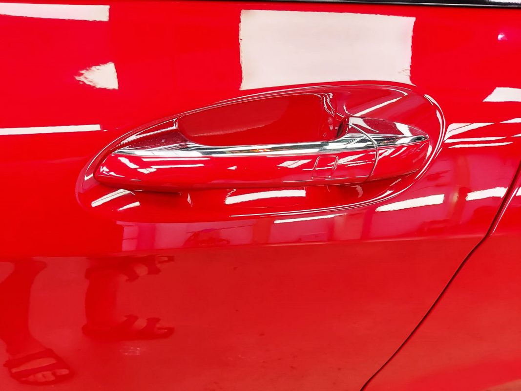 Side panel of the Mercedes-Benz A250 Sport with the ceramic finish locked in.