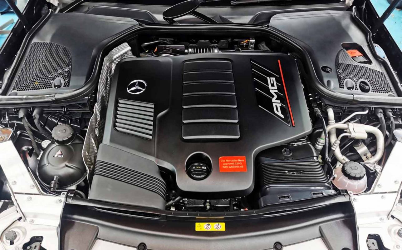 Detail of the Mercedes-Benz AMG CLS53's bodywork sealed with ZeTough Titanium.