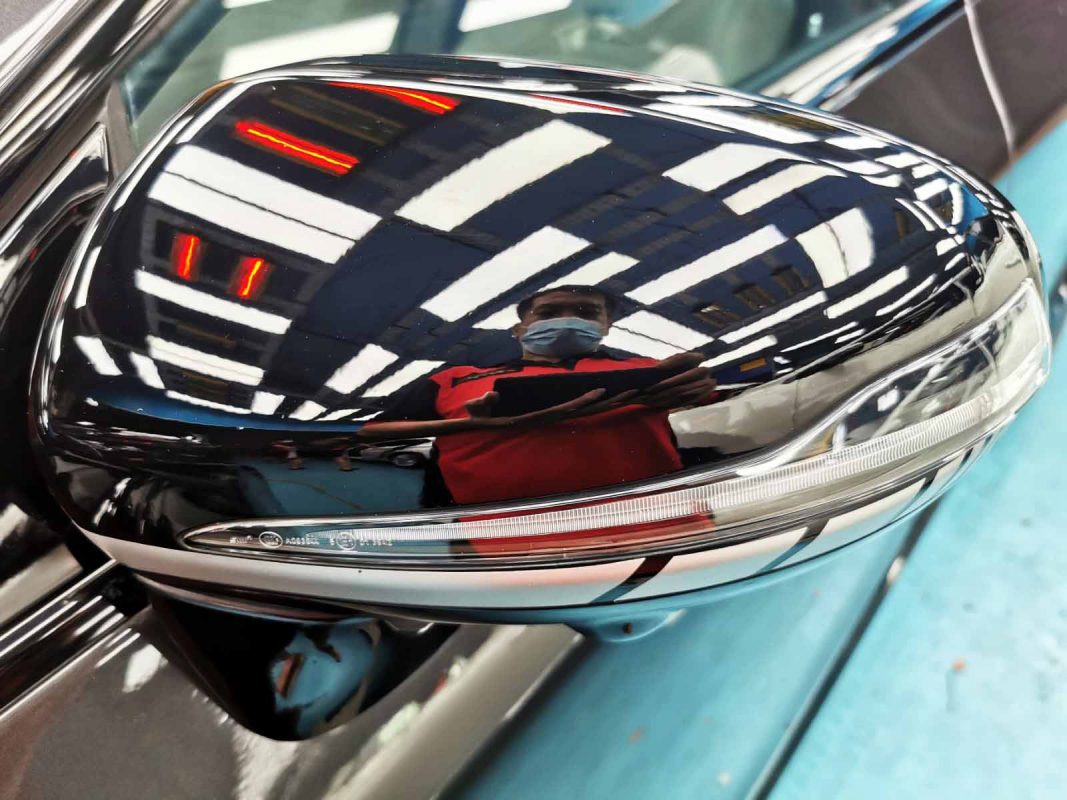 Side panel of the Mercedes-Benz AMG CLS53 with the titanium finish locked in.