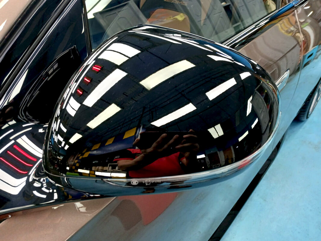 Side panel of the Mercedes-Benz AMG E53 with the ceramic finish locked in.